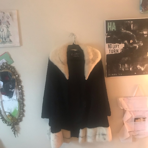 Vintage fox fur coat from the 1940s. - Picture 3 of 5